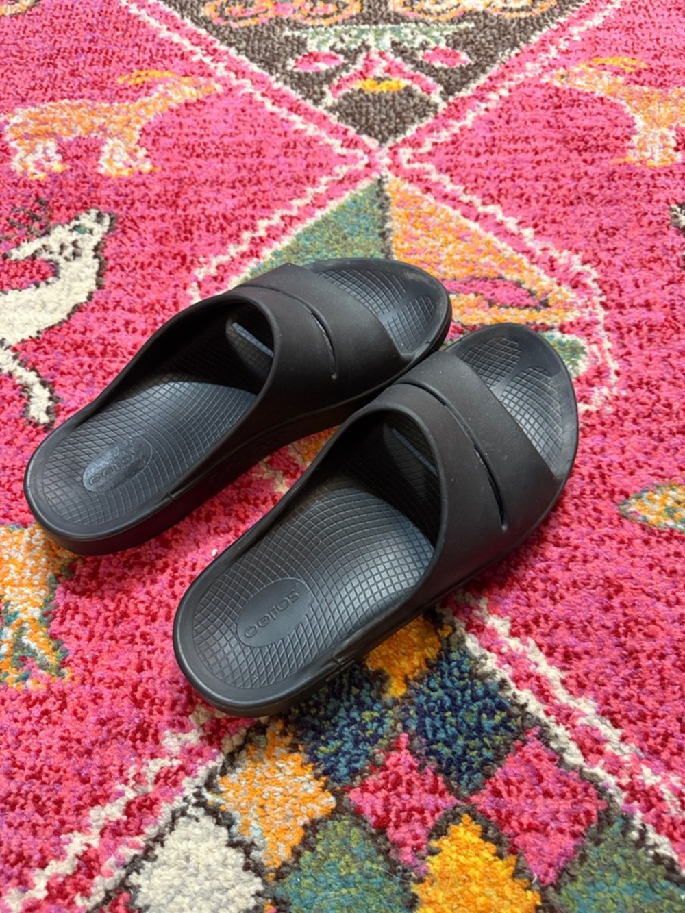 OOFOS Black Recovery Slide - Cushioned Slip-On Mule